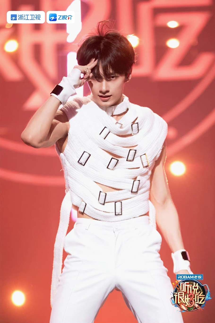 Wen Junhui on 'Psycho' and Seventeen Medley for 'Heard It’s Delicious' Stage