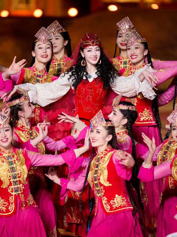 Highlights From the Spring Festival Galas of 2024 Across C-Ent: Celebrating Chinese Culture, Music, Food
