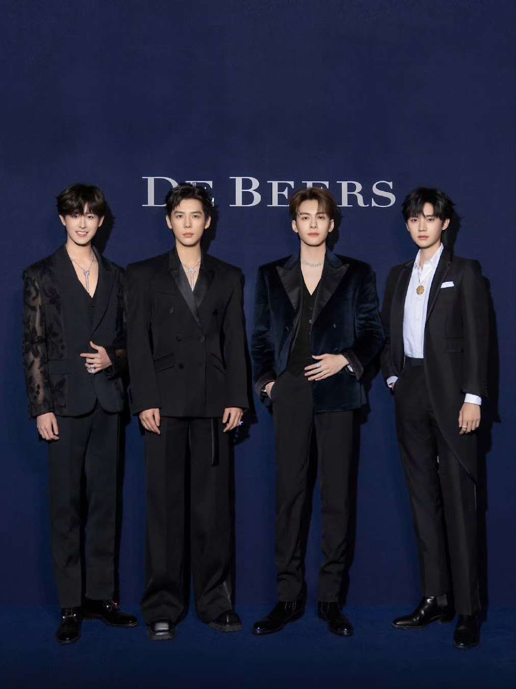Tian Jiarui, Zeng Shunxi, Zhao Liying, Zhou Yiran, Wang Anyu Interact at De Beers Brand Event