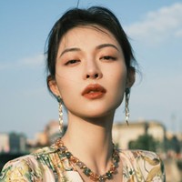 Zhong Chuxi (Elaine Zhong)