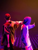 Justin Huang and Lin Yi Perform ‘Trouble Maker’ at Justin’s Changsha Concert